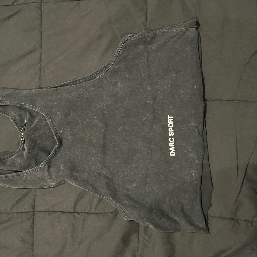 Black darc sport tank